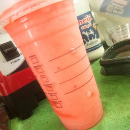 สตอเบอรี่ ปั่น ( ใส่แก้ว )