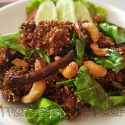 ลาบหมูทอด.