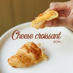 Cheesy Lava Croissant