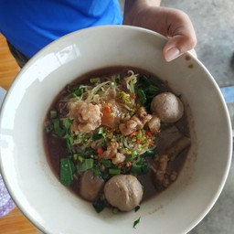 บะหมี่ตกใส่ทุกอย่างมันลอย