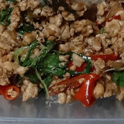 กะเพราไก่สับ