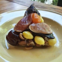 เฮียตี๋ชายสี่บะหมี่เกี๊ยว-เทอดไท90
