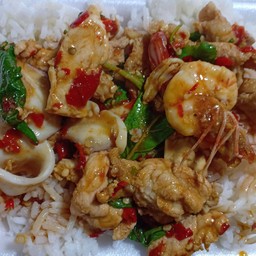 ผัดกะเพรารวมมิตร