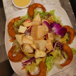 สลัดกุ้งทอด