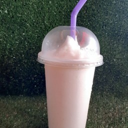 มะพร้าวปั่นนมสด