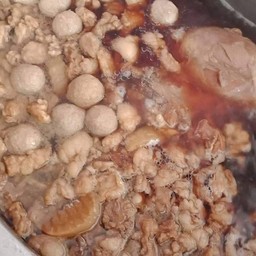 ลวกจิ้มปรุงสด+ตับ+เนื้อเปื่อย+มันลอย+ลูกชิ้น+เอ็นแก้ว+น้ำก๋วยเตี๋ยว