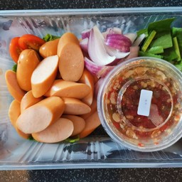 ยำไส้กรอก