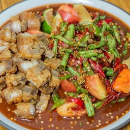 ตำถั่วหมูกรอบ IS AN