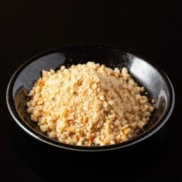 ถั่วลิสงรมควันไม้ซากุระ