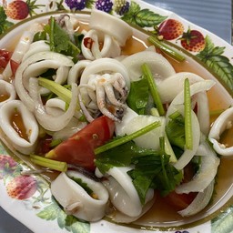 ยำปลาหมึก