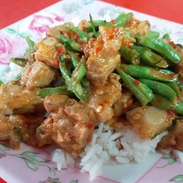 ข้าวพริกแกงหมู