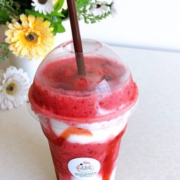 Mix berry Smoothies Yogurt