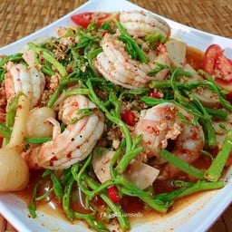 [อร่อยซ่ากับโค้ก] ยำกระเฉดกุ้ง หมูสับ +  โค้ก ออริจินัล (กระป๋อง) 