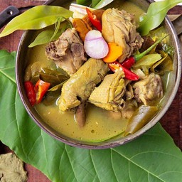 ไก่ต้มขมิ้น