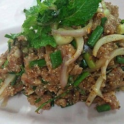 ก้อยหมูดิบ