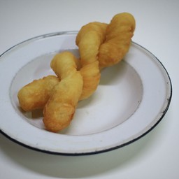 ปาท่องโก๋ แบบเกลียว แบบพร้อมทาน ชุด 2 ตัว