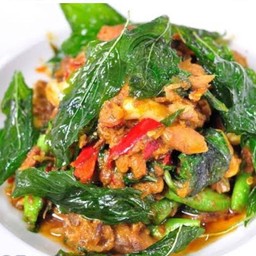 ปลากระป๋องผัดกระเพราราดข้าว