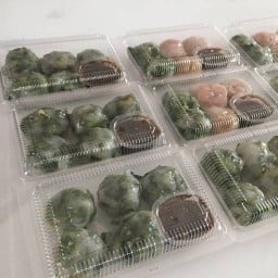 กุยช่ายลูกหมูสามตัว(ตลาดพลูเจ้าเก่า)