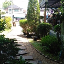 บรรยากาศ นั่งรอบร้าน