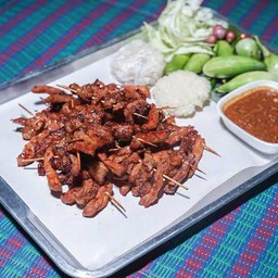 ร้านอ้วนขายหมูปิ้ง สะพานปีดี