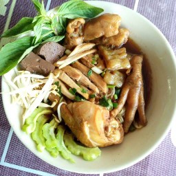 ก๋วยเตี๋ยวไก่ท้องเเตก