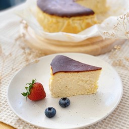 BASQUE BURNT CHEESECAKE