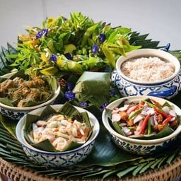 ข้าวแกงพื้นบ้าน ลานสกา