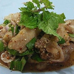 น้ำตกคอหมูย่าง