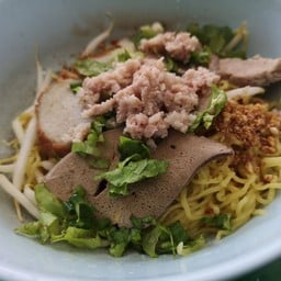 ก๋วยเตี๋ยวหมูโบราณ แม่เตย บางเสร่