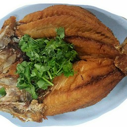 ปลากะพงทอดน้ำปลา ตัวละ