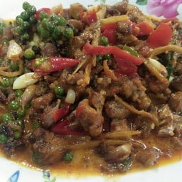 ผัดเผ็ดกบ