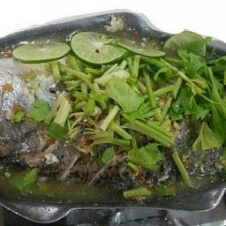 ปลากะพงนึ่งมะนาว ตัวละ