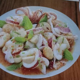 ลาบปลาหมึก