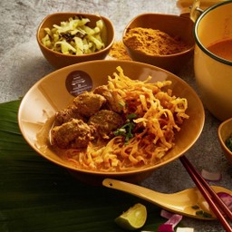 ข้าวซอยเนื้อ (BEEF KHAOSOI)