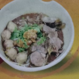 ก๋วยเตี๋ยวเนื้อ,น้ำตก,น้ำไส
