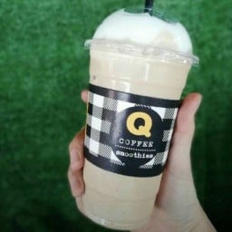 Q coffee & smoothies หน้าตลาดคลองเตย