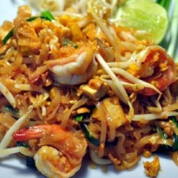 ผัดไท ซ่อนกลิ่น โบราณอ่างทอง