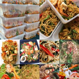 สปาเกตตี้ผัดขี้เมา หมู,ไก่,ทะเลรวมมิตร