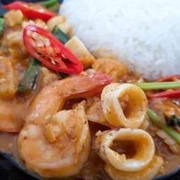 ข้าวทะเลผัดไข่เค็ม
