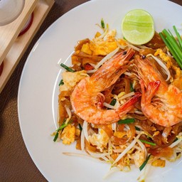 ผัดไทยกุ้งสด