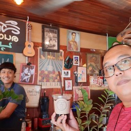 เจ้าของร้าน 