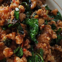 กะเพราหมูสับ