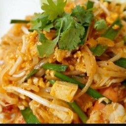 ผัดไท - หอยทอดสูตรโบราณ(ข้างโลตัสเอ็กเพลสโรงเรียนอำนวยวิทยาคม)