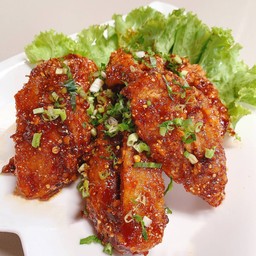 ปีกไก่ทอดผัดซอสจิ้มแจ่ว