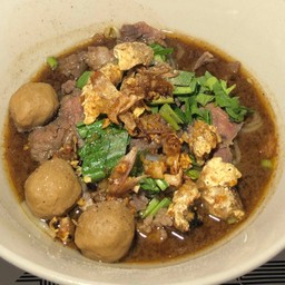 ก๋วยเตี๋ยวเนื้อน้ำตก