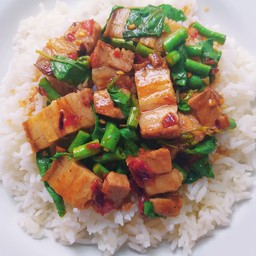 ข้าวกะเพราหมูกรอบ