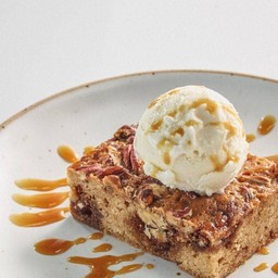 Pecan Toffee Blondie