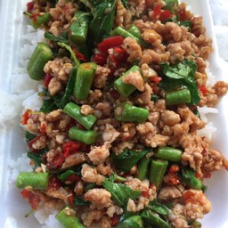 กะเพราหมูสับ