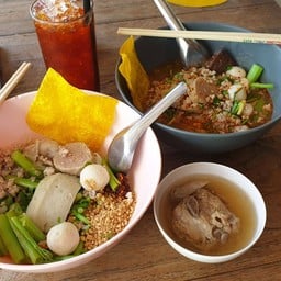 ก๋วยเตี๋ยวปลาเจ๊จิ๋ม ระยอง รพ.กรุงเทพระยอง