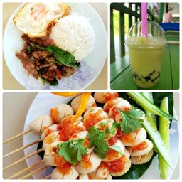 !!กระเพราเนื้อราดข้าว + เฉาก๊วยชาเขียว + ลูกชิ้นปิ้ง 3 ไม้